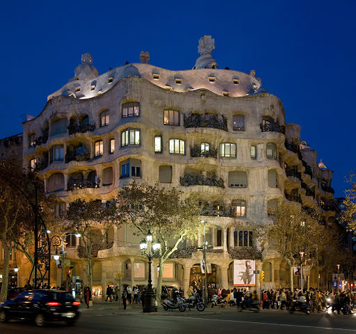 Image:Casa Mil&agrave; - Barcelona, Spain - Jan 2007.jpg