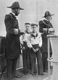 Four Kings: King Edward VII (right) with his successors &mdash; (from left to right) his son, the  future King George V &mdash;, and his grandsons &mdash; the future King Edward VIII and King George VI.