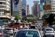 Traffic congestion persists in S&atilde;o Paulo, Brasil despite of the no-drive days based on license numbers.