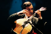 Ant&oacute;nio Cha&iacute;nho and his Portuguese guitar