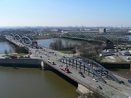 Neue and Freihafen-Elbbr&uuml;cke.