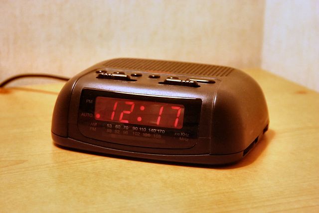 Image:Digital-clock-radio-basic hf.jpg
