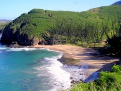 "Baie des Tortues" (Turtle Bay) near "La roche perc&eacute;e" (Pierced Rock) at Bourail in New Caledonia