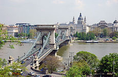 Sz&eacute;chenyi Chain Bridge, Danube, Gresham Palace, Saint Stephen's Basilica