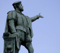Juan Sebasti&aacute;n Elcano statue in Getaria (Spain)