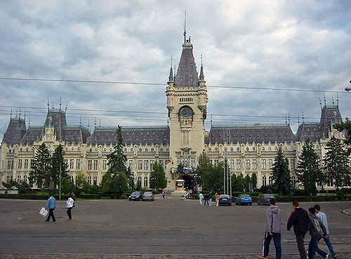 Image:Iasi cultural palace.jpg
