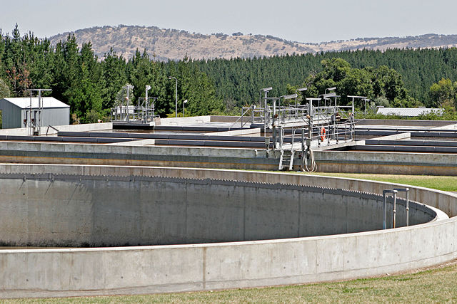 Image:Wonga wetlands sewage plant.jpg