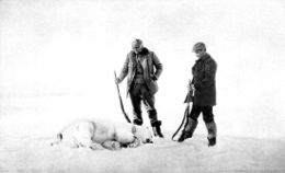 Fr&aelig;nkel (left) and Strindberg with the first polar bear shot by the explorers.