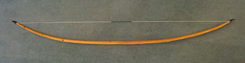 Self-yew English longbow, 6&nbsp;ft 6&nbsp;in long, 105&nbsp;lbf draw force.