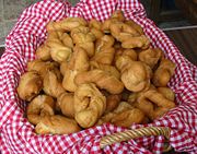 Jersey wonders, or m&egrave;rvelles, are a favourite snack consisting of fried dough, especially at country f&ecirc;tes. According to tradition, the success of cooking depends on the state of the tide.