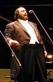 Luciano Pavarotti performing on June 15, 2002 at a concert in the Stade V&eacute;lodrome in Marseille