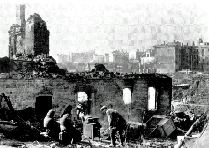 Image:Soviet civilians in a ruined Smolensk.jpg