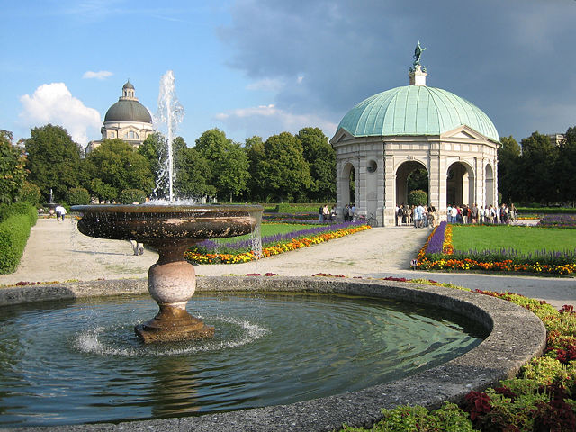 Image:M&uuml;nchen Hofgartentempel.jpg