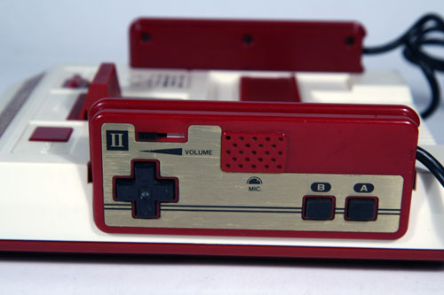 Image:Squarebuttonfamicom.jpg