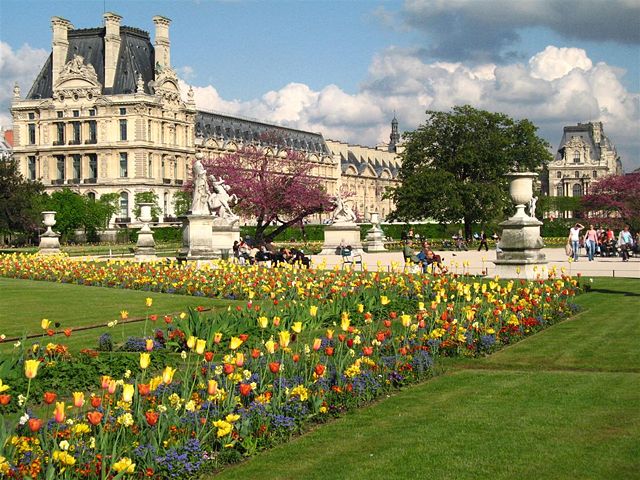 Image:Mus&eacute;e du Louvre - from Jardin des Tuileres, Paris, France (26 April 2006).JPG