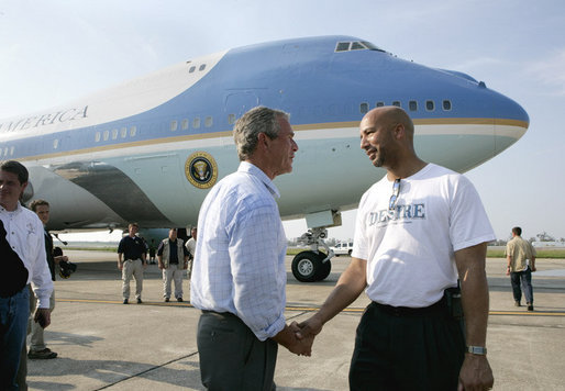 Image:Hurricane Katrina President Bush with New Orleans Mayor.jpg