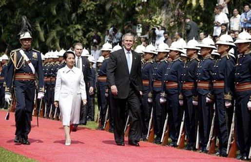 Image:Gloria arroyo with bush.jpg