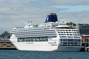 Almost two hundred cruise ship visits brought an estimated 750,000&nbsp;passengers to Seattle in 2007.