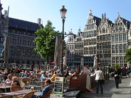 Grote Markt&nbsp; (main square): open air caf&eacute;s, City Hall and guildhouses in background.